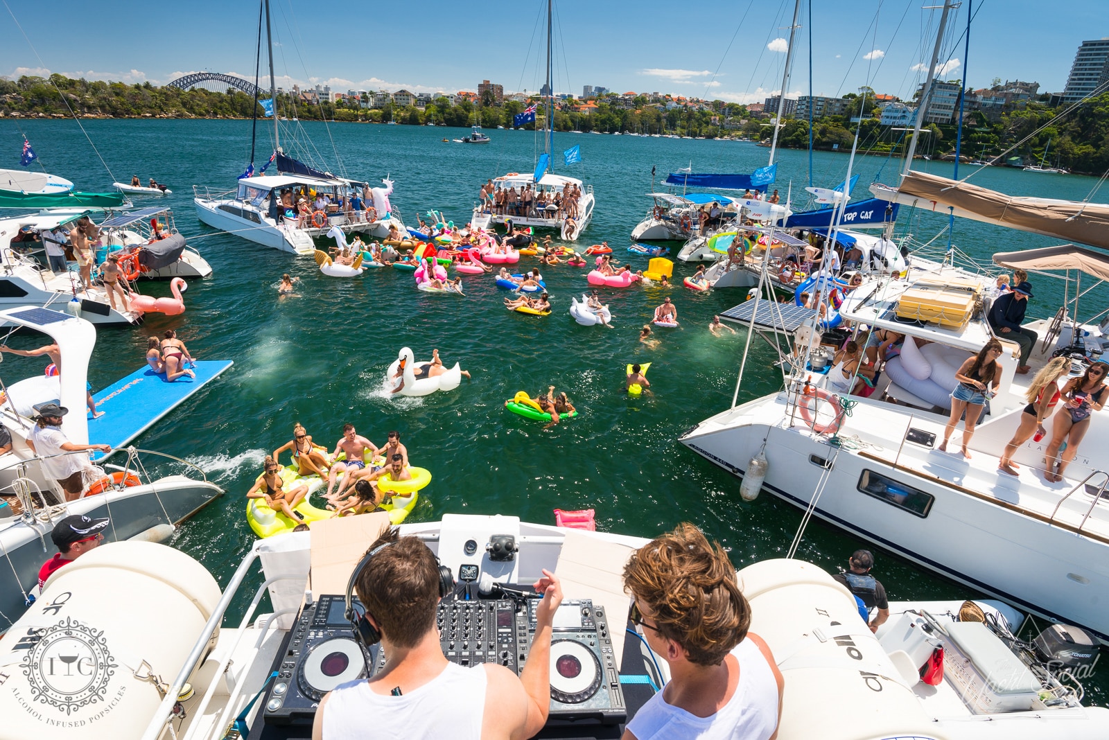 Toronto Luxury Yacht Rental GTA Yacht Rental