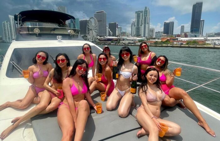 Toronto affordable Yacht Rental