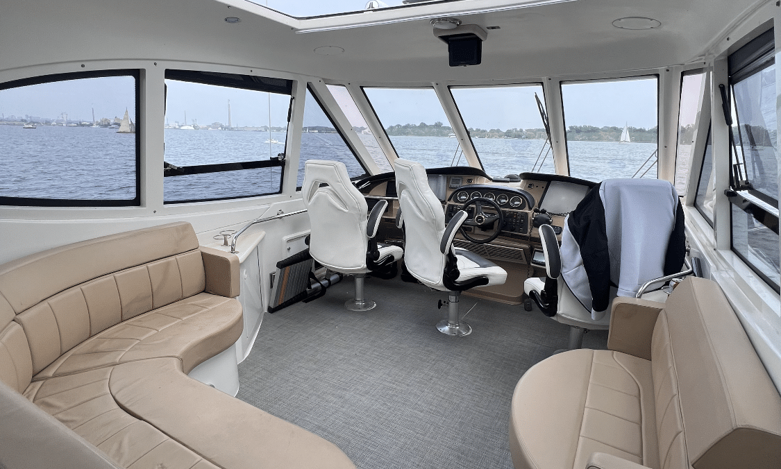carver cockpit 564 toronto boat rental