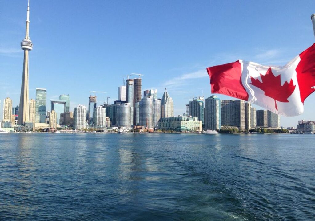toronto-sightseeing-boat-tours-GTA-Yacht-Rental2